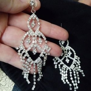 Chandelier type earrings